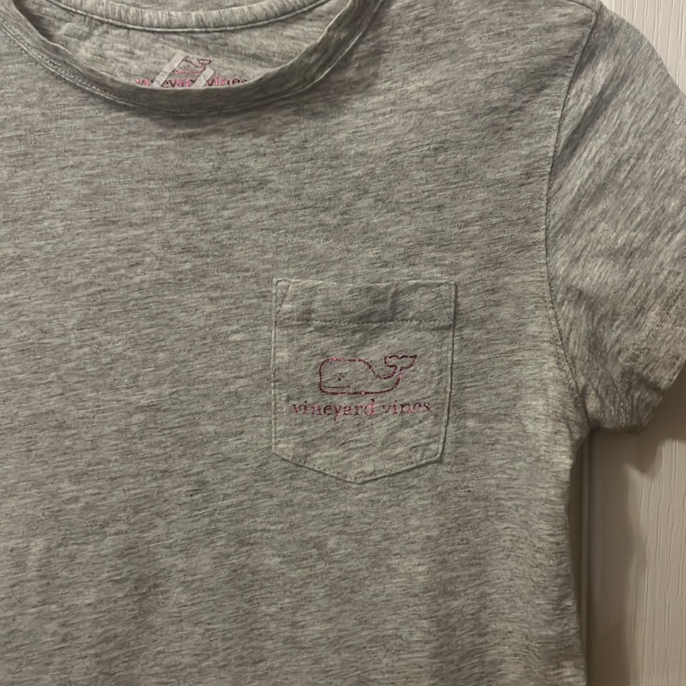 Girls Vineyard Vines Short Sleeve Gray T-shirt - Picture 2 of 8
